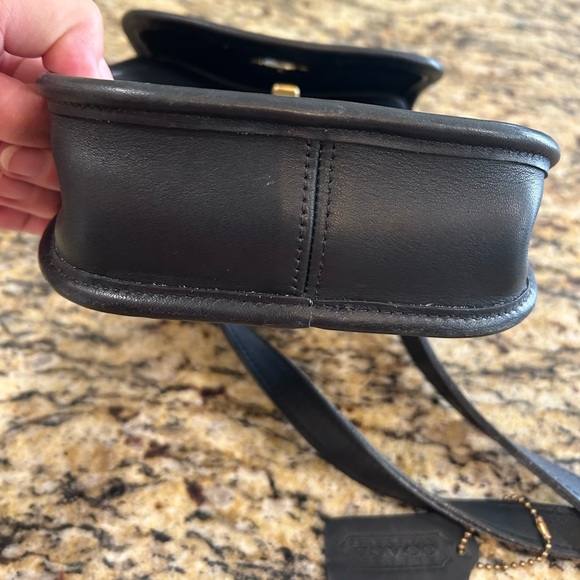 Vintage COACH Side Pack - Picture 8 of 11